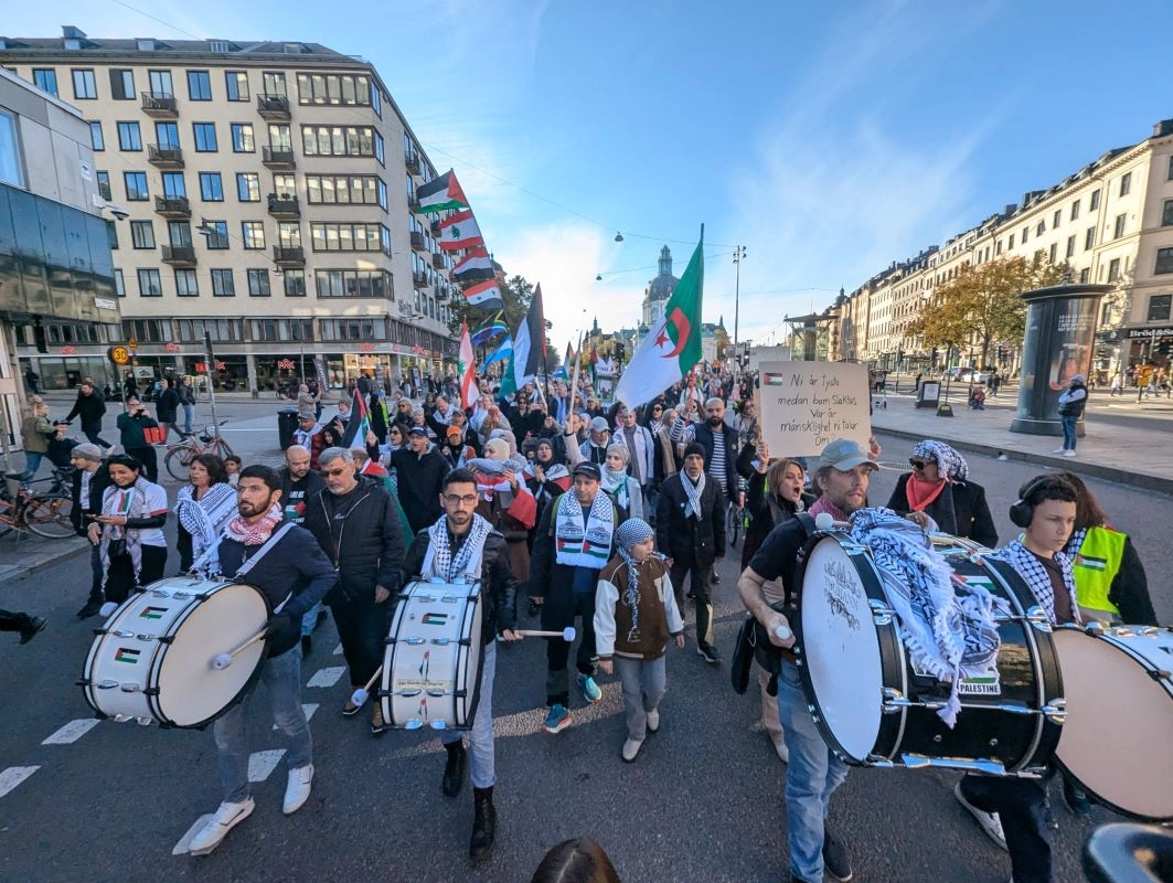 Stotine ljudi u Štokholmu protestovalo protiv izraelskih napada na Gazu i Liban